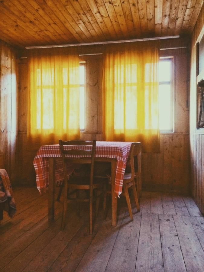 Проживание в семье Summer house on a hill near Shovi Glola